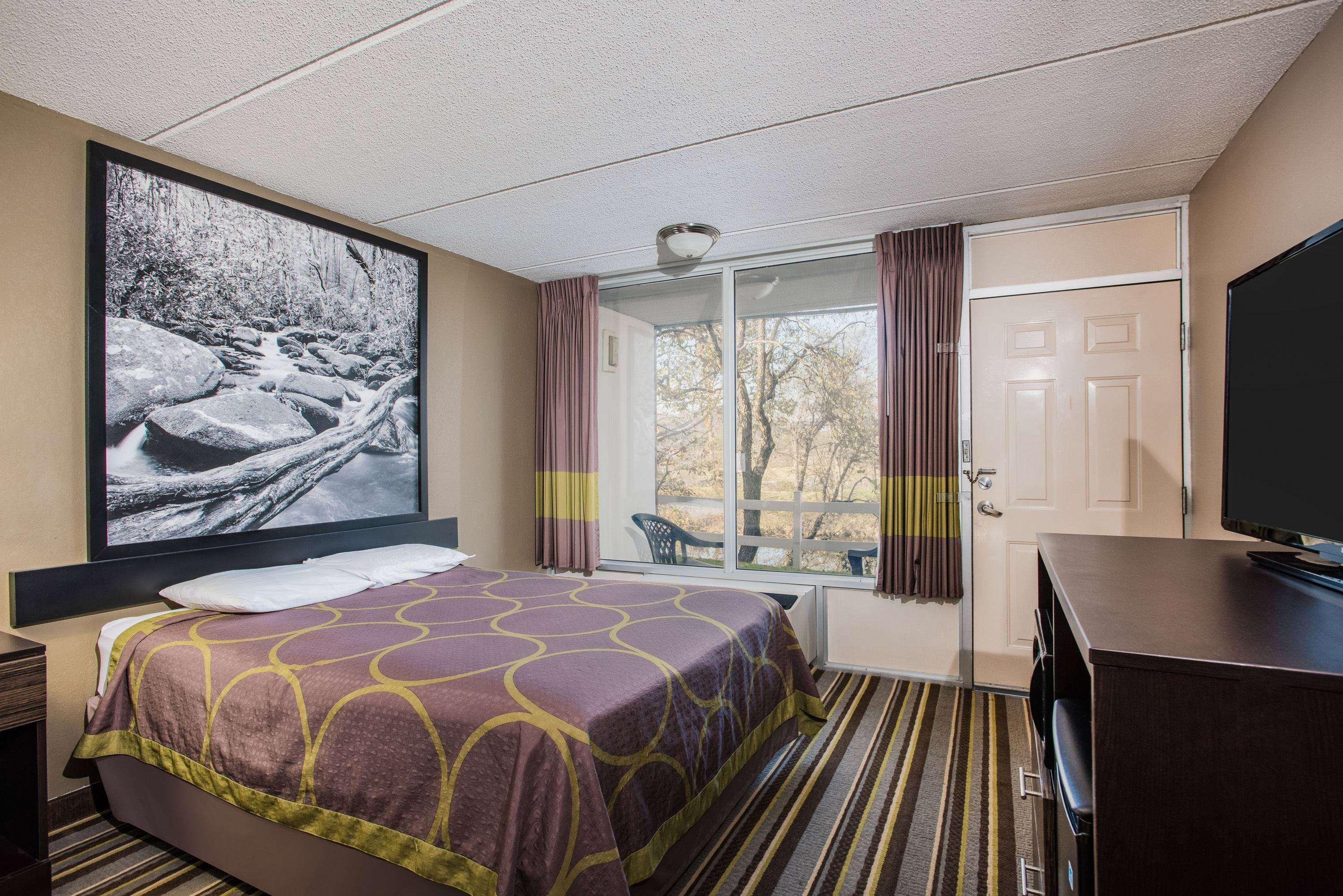Super 8 By Wyndham Sevierville Riverside Kültér fotó